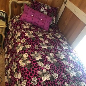 Reversible Twin Duvet Set - Siscovers - Brand New